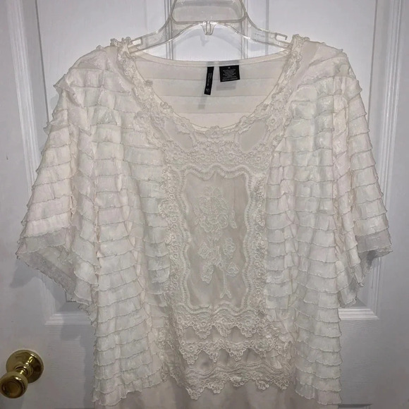New directions-ruffled shirt white sz 1x - Picture 1 of 3